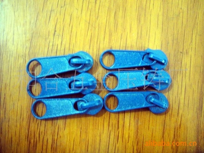 【廠價供應鋅合金箱包五金配件拉-8號噴漆普通片(圖)】價格,廠家,圖片,其他箱包服裝配件,中國河北保定白溝和合五金壓鑄廠-